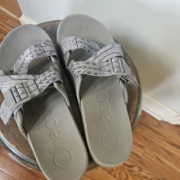 Chaco gray slides size 10 - Picture 2 of 4
